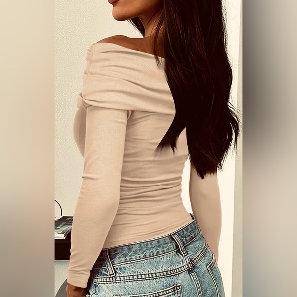 DARONG Women's Beige Off-Shoulder, Long-Sleeve, Ruched Crop Top. Size: Small. - Picture 6 of 11